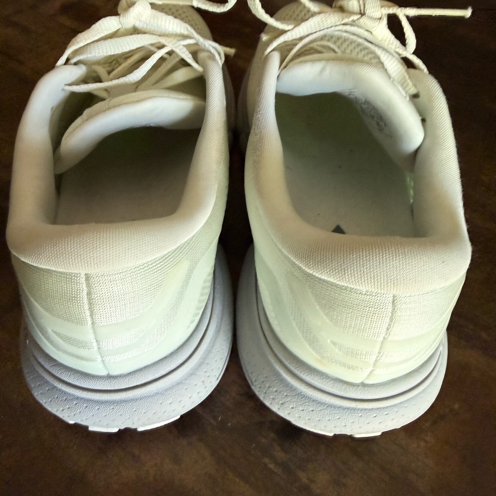 Brooks Ghost Mint Green shoes - Picture 6 of 9